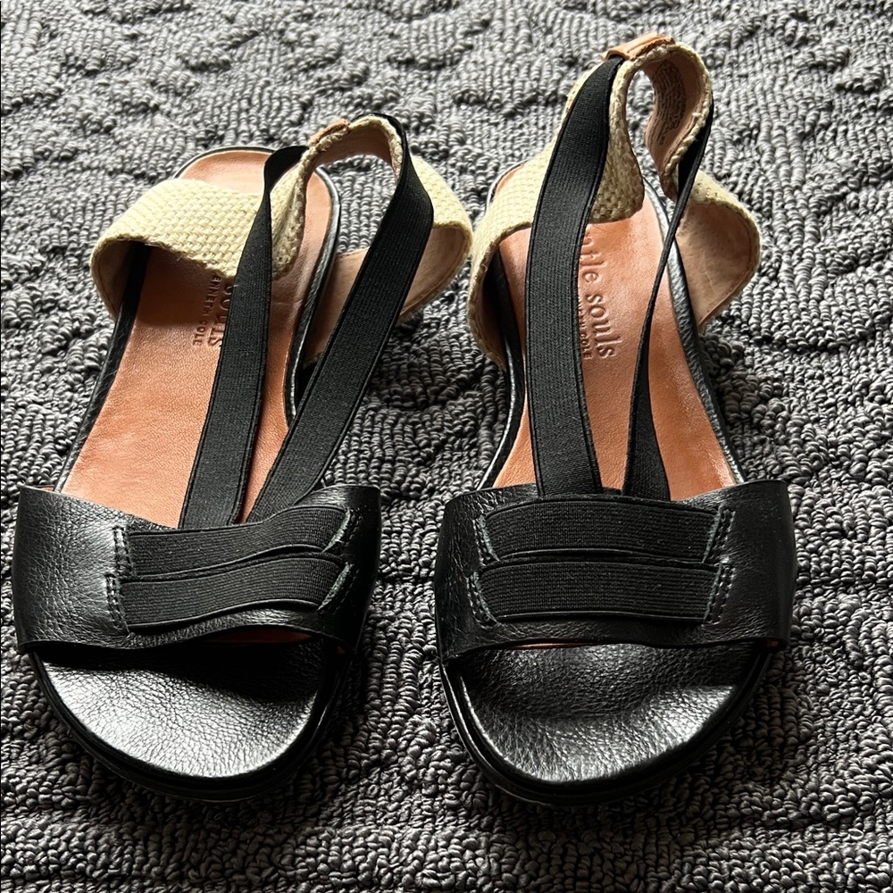 Gentle Souls Black and Cream Sandals